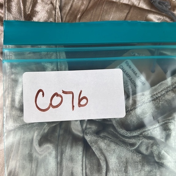 Nwt Hello Nite Crushed Velour Lounge Shirt size small - Picture 10 of 10